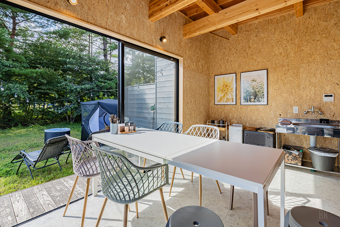 
All-weather dining space